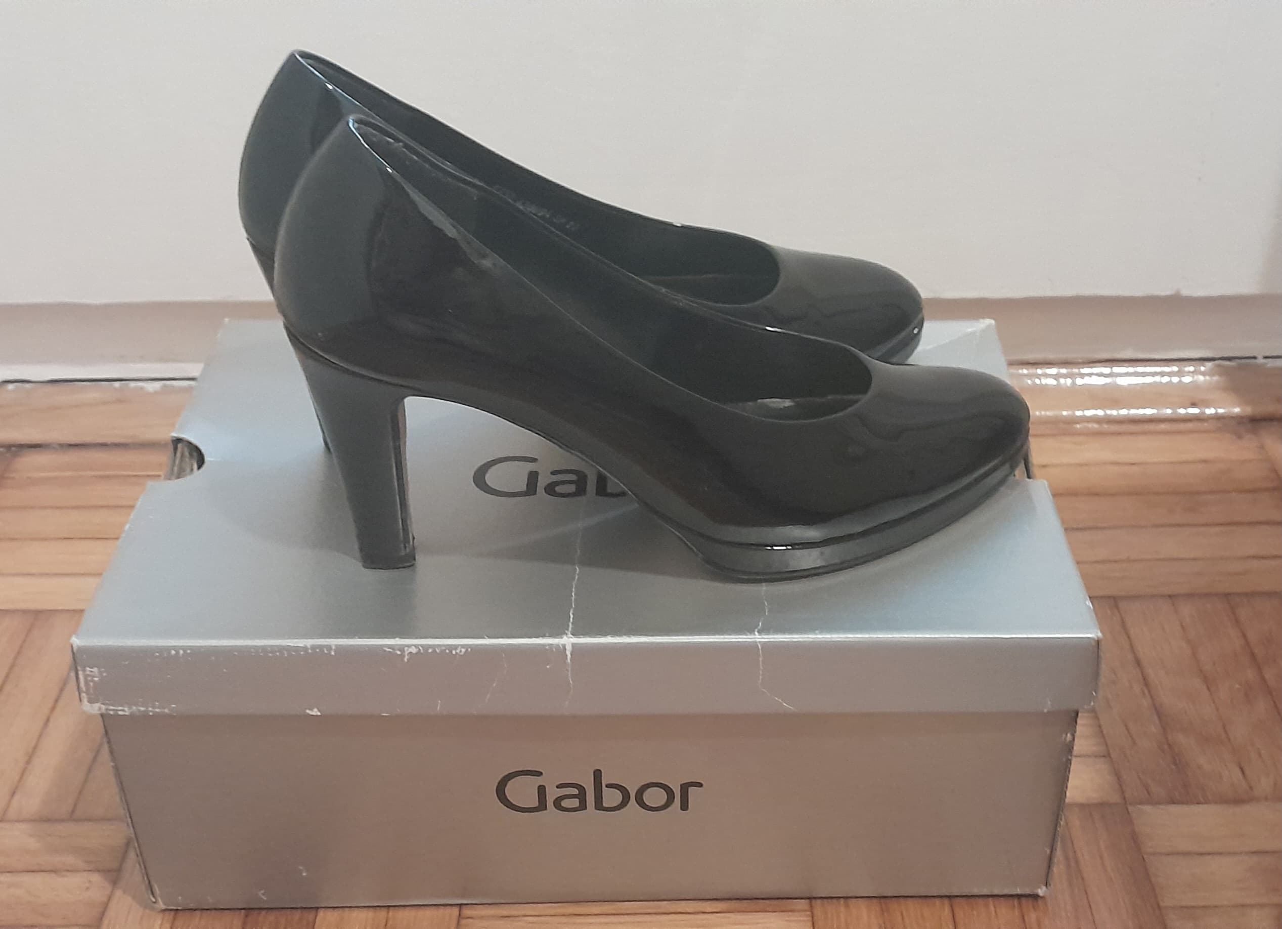 Crne štikle Gabor br 40 - slika 1